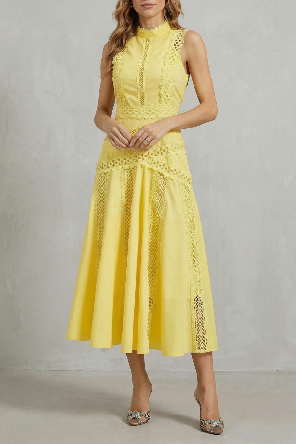 Gracia – Intricate lace panels – Elegant midi dress