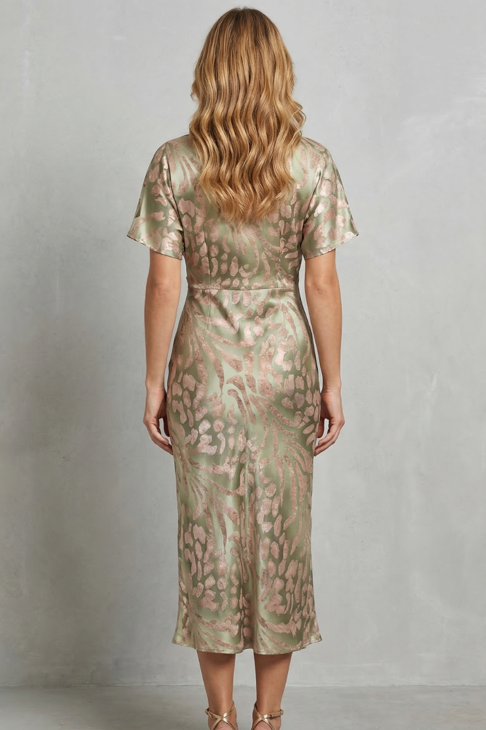 Zarielle – Draped elegance – V neck maxi dress