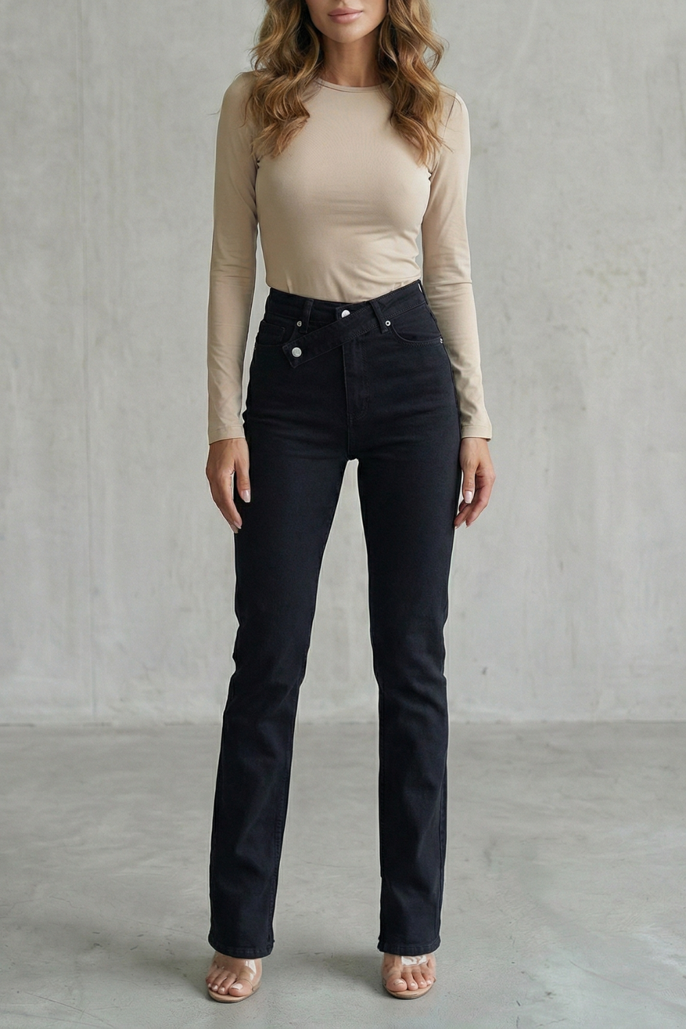 Avelisse – Cross waist detail – Straight leg jeans
