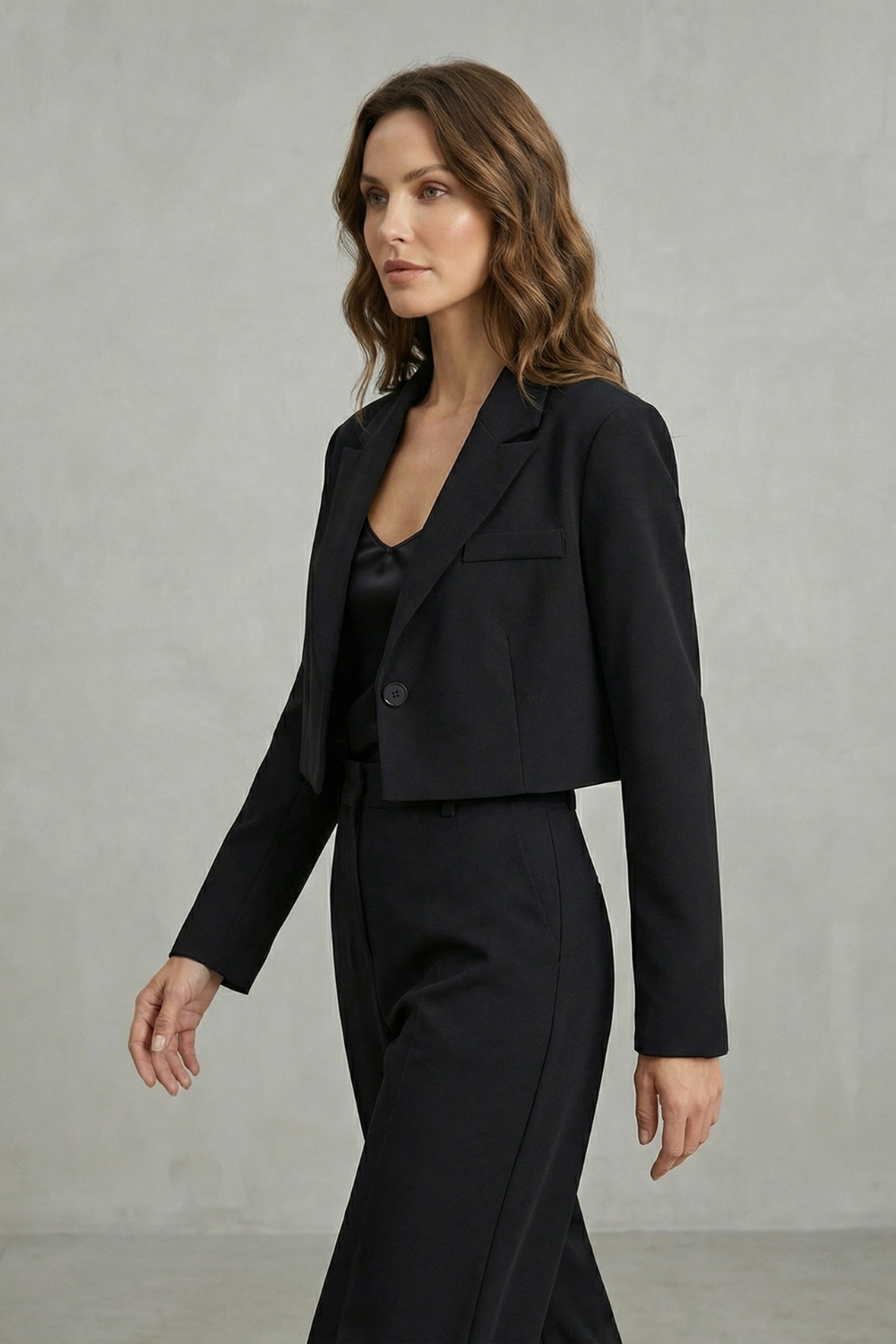 Domina – Chic cropped silhouette – Blazer