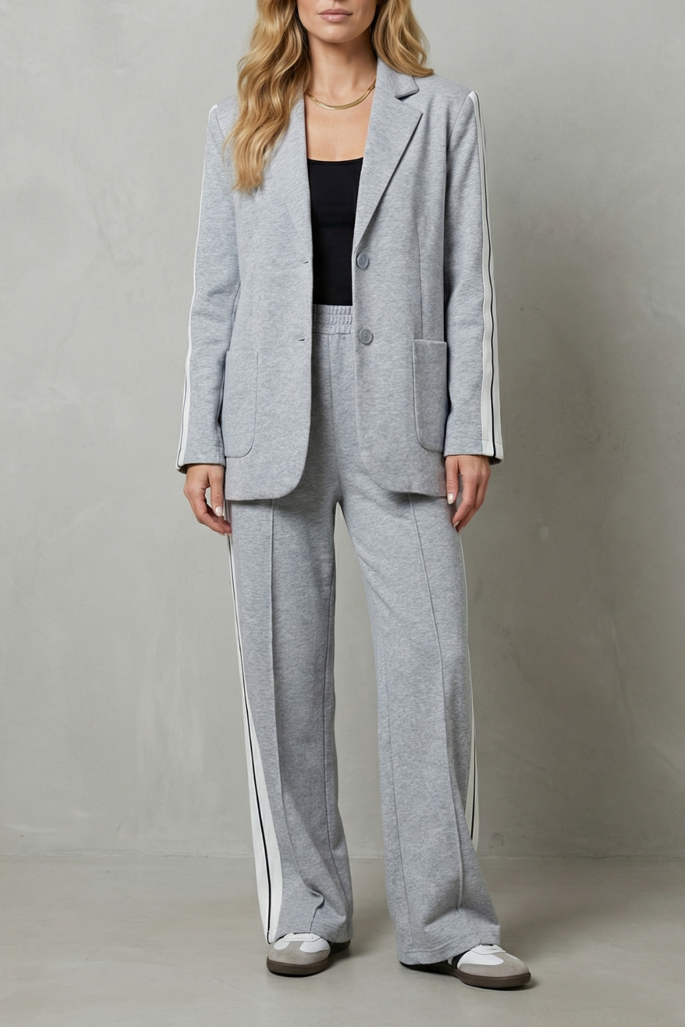 Elvaris – Sporty tailored contrast – Two piece set