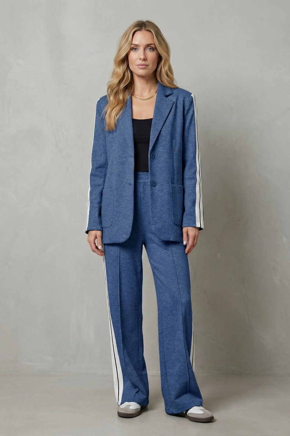 Elvaris – Sporty tailored contrast – Two piece set
