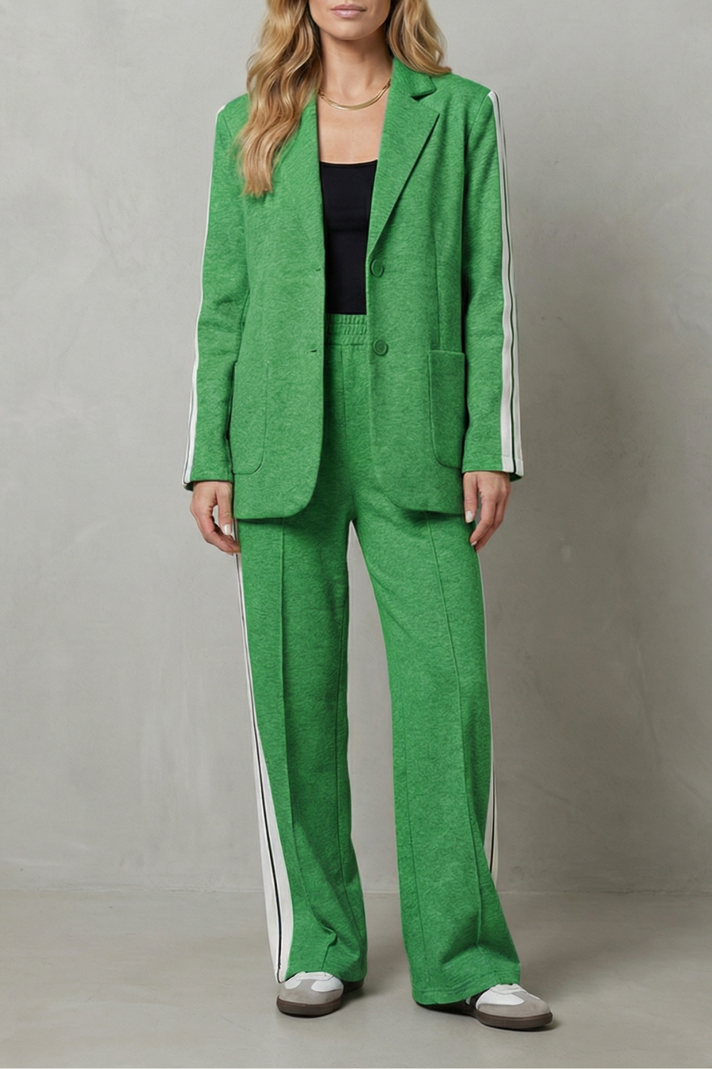 Elvaris – Sporty tailored contrast – Two piece set