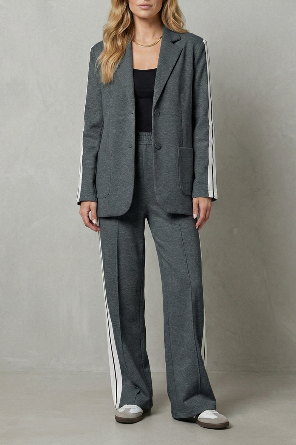 Elvaris – Sporty tailored contrast – Two piece set