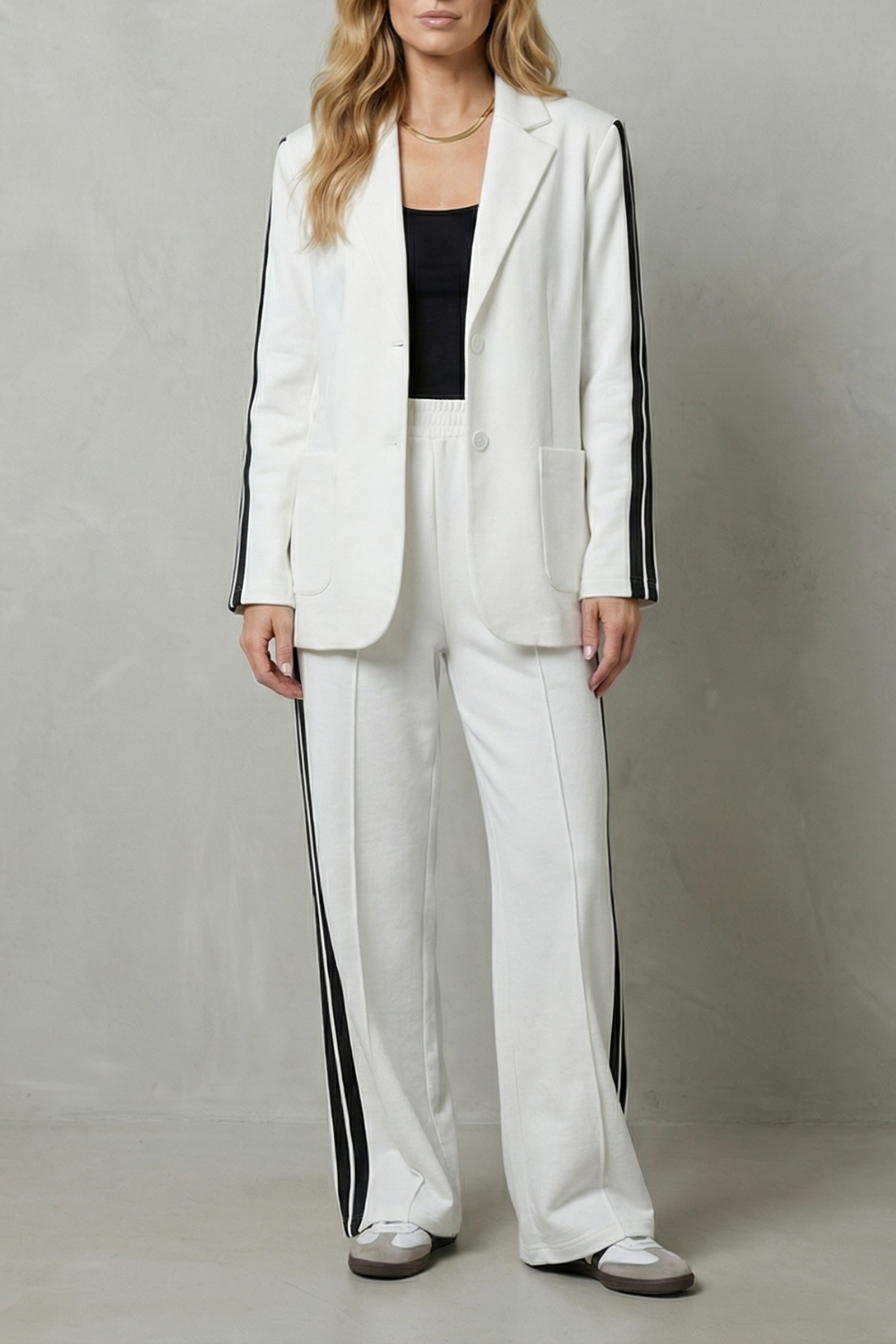 Elvaris – Sporty tailored contrast – Two piece set