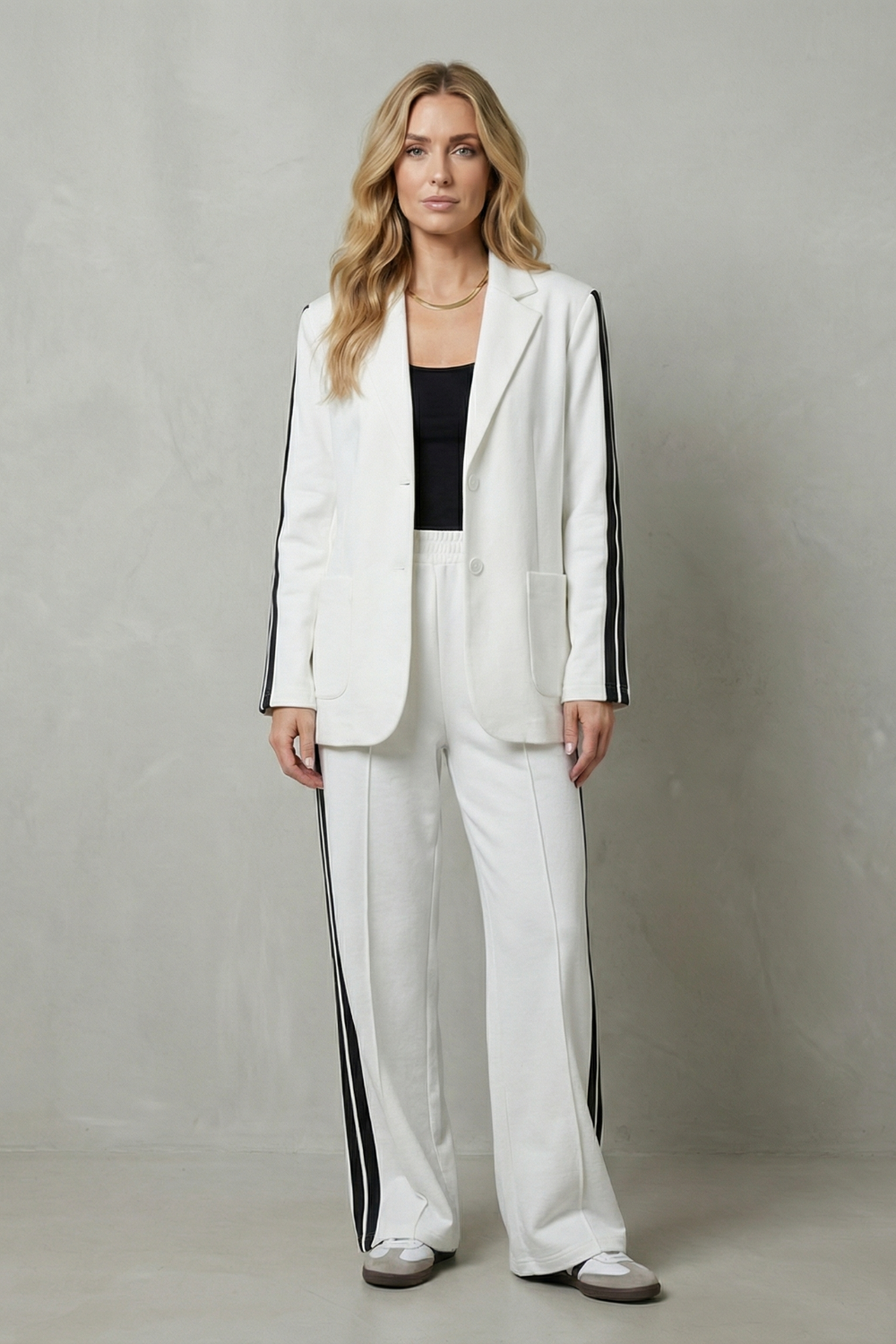 Elvaris – Sporty tailored contrast – Two piece set