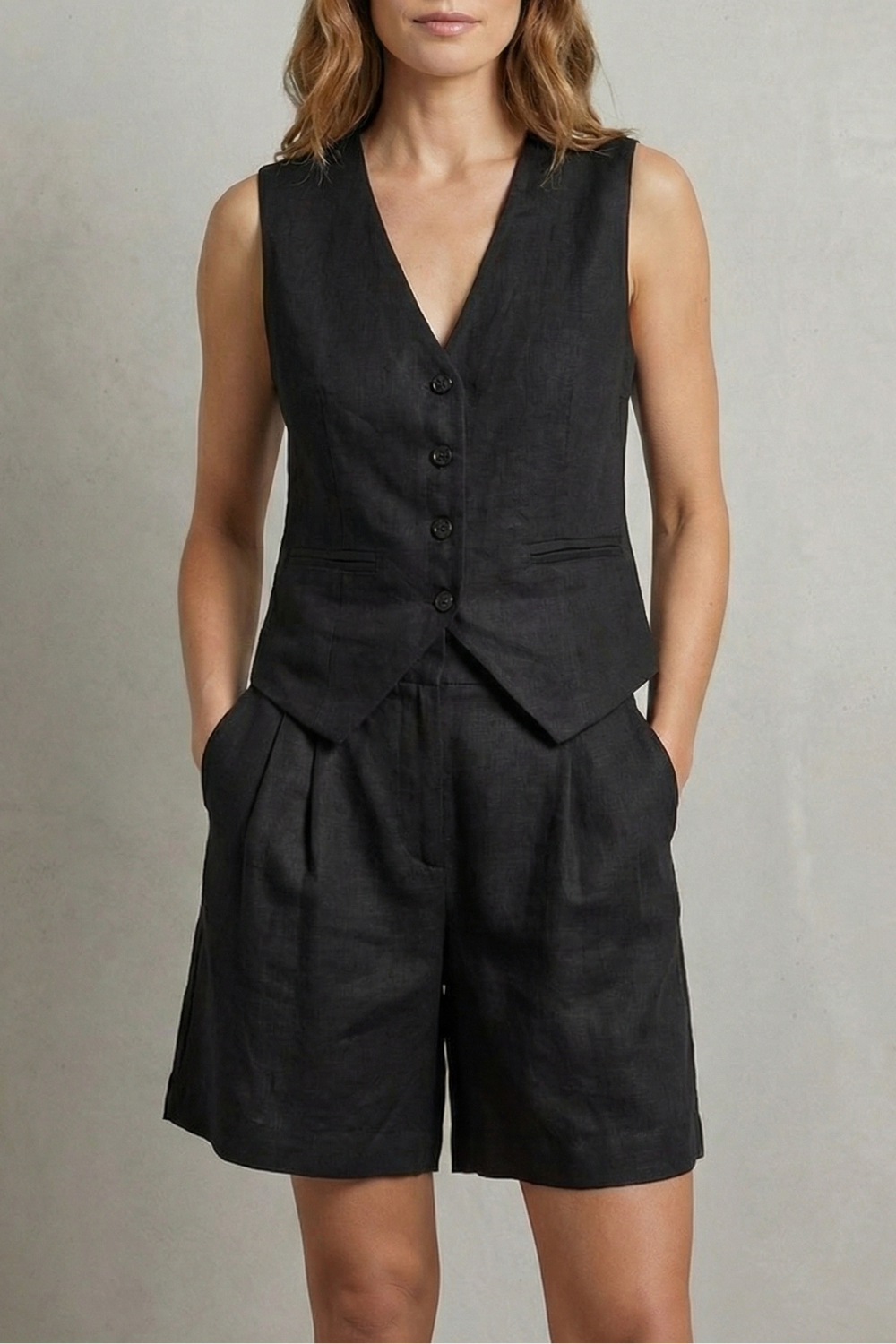 Linévora – Tailored summer ease – Vest and short set