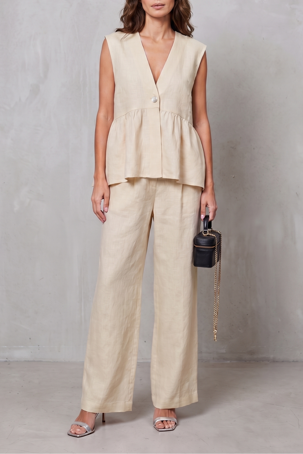 Lunessa – Soft peplum elegance – Two-piece trouser set