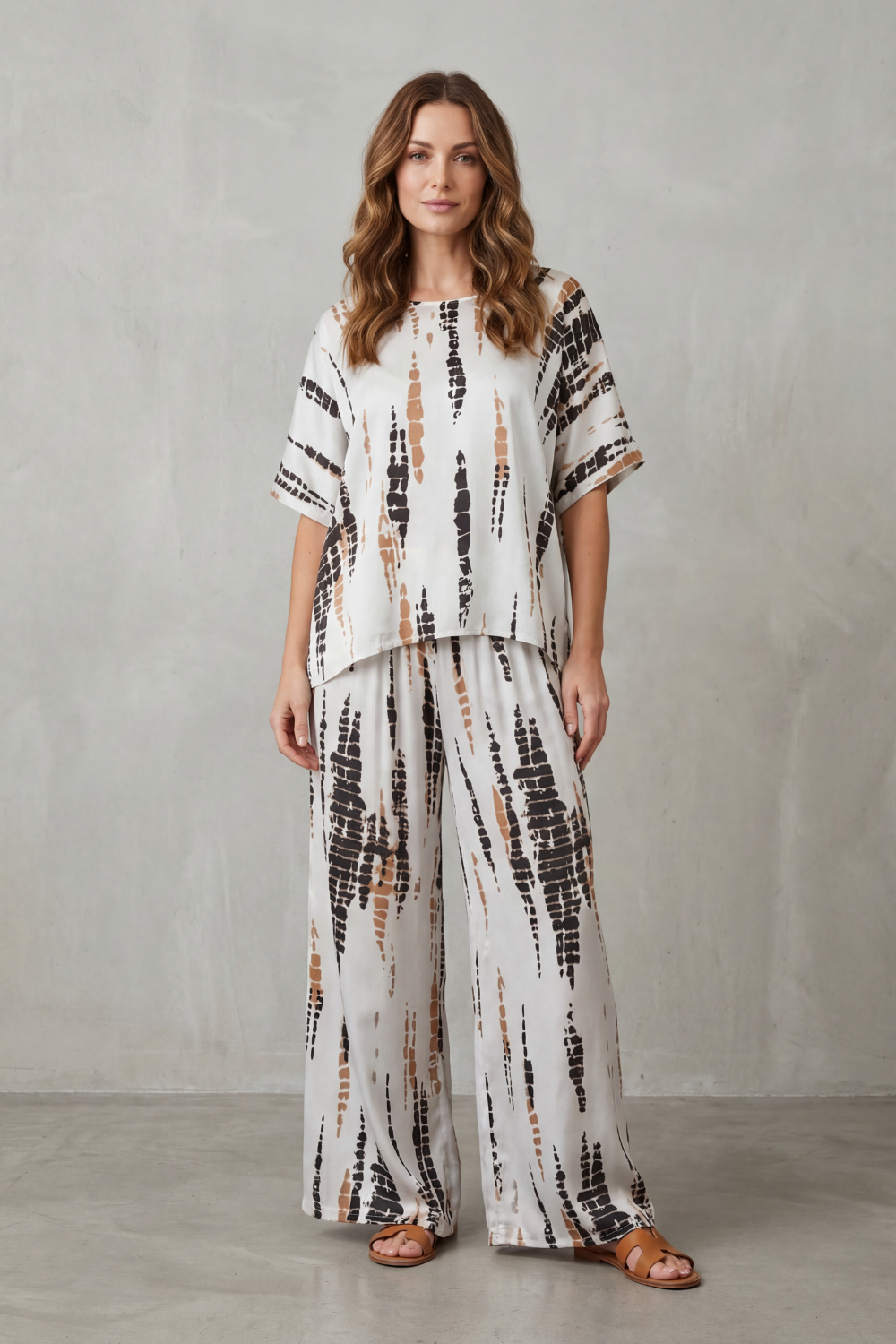Marie – Abstract Print Detail – Wide-Leg Lounge Set