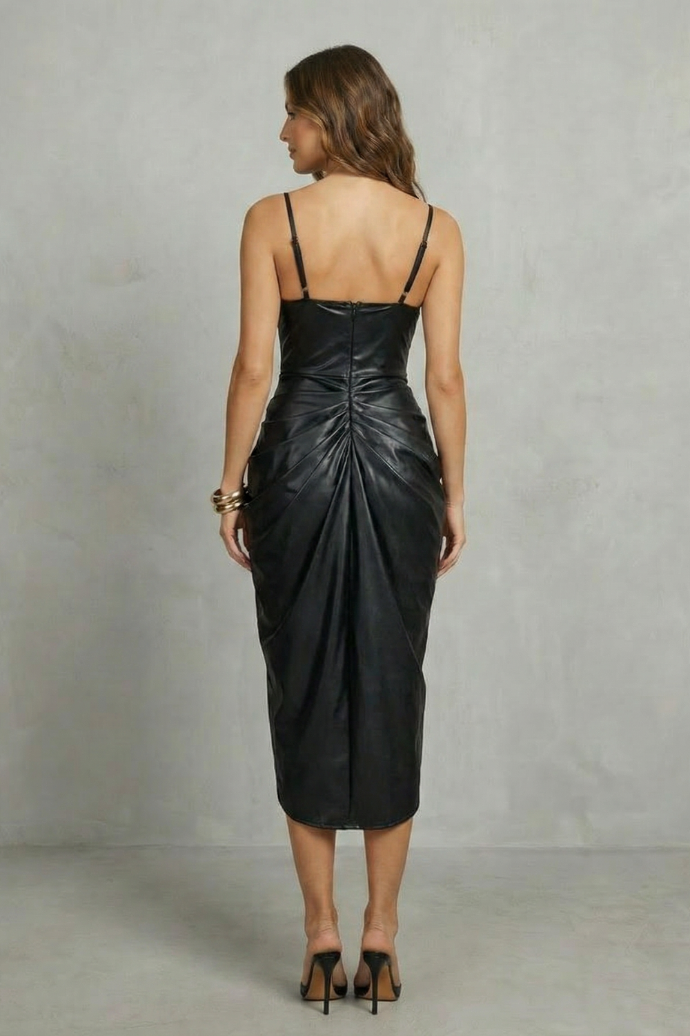 Noirvelle – Sculpted pleated elegance – Midi dress