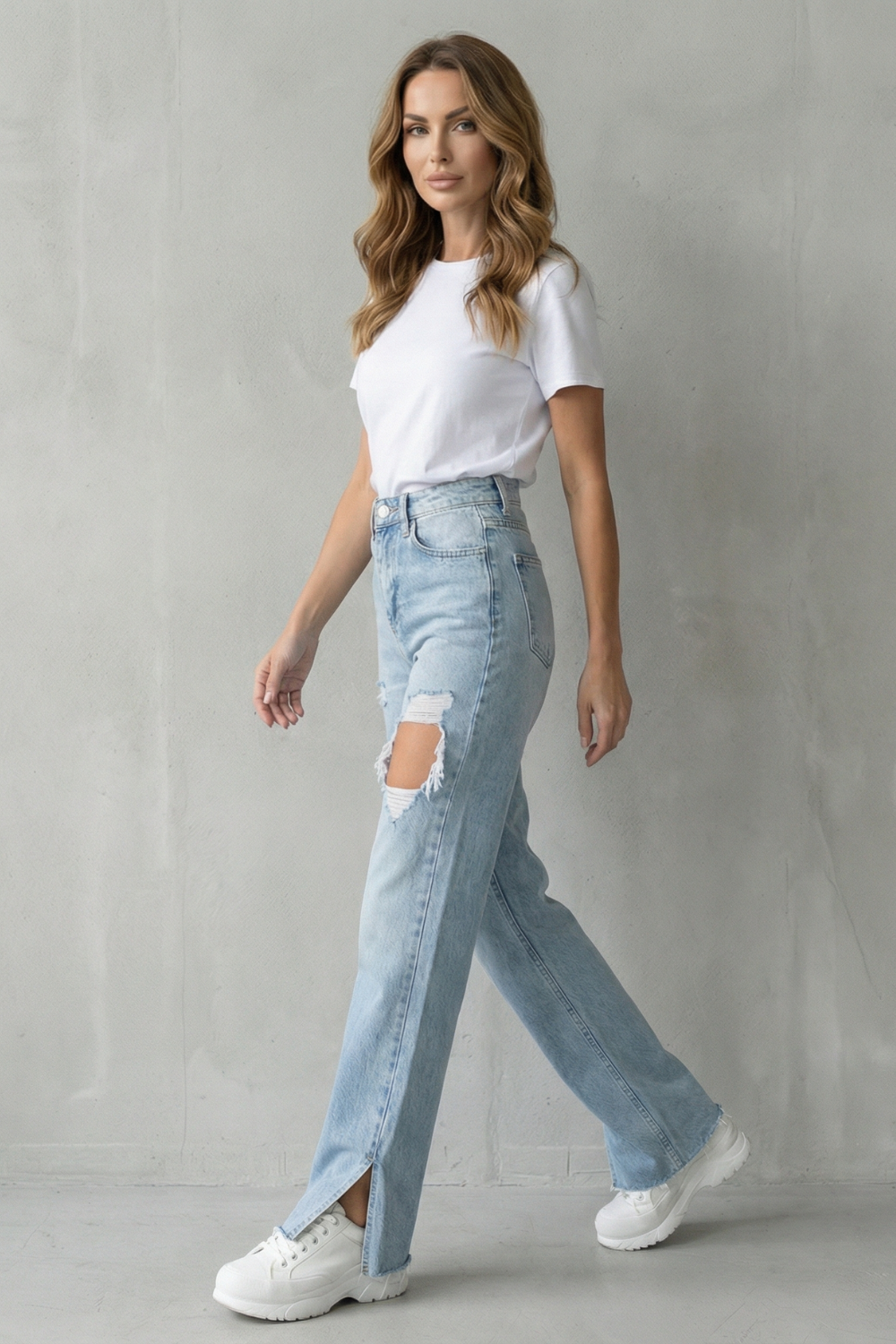 Sorellia – Urban distressed design – Straight leg jeans