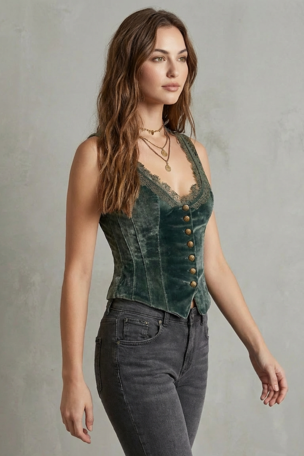 Virelisse – Velvet allure – Lace-trim tank top